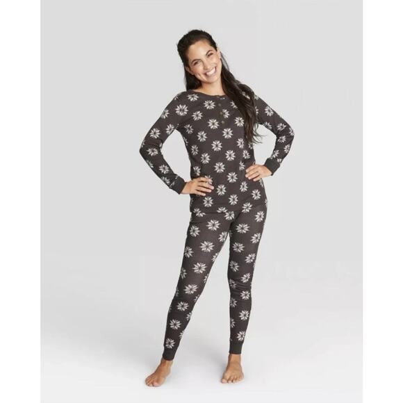 Hearth & Hand Pajama Set Womens M Gray Nordic Snowflake Henley Top & Joggers - Picture 15 of 15